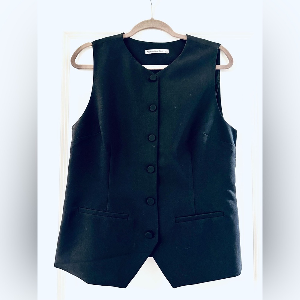 Abercrombie & Fitch Black Sleeveless Button Vest - Picture 2 of 4